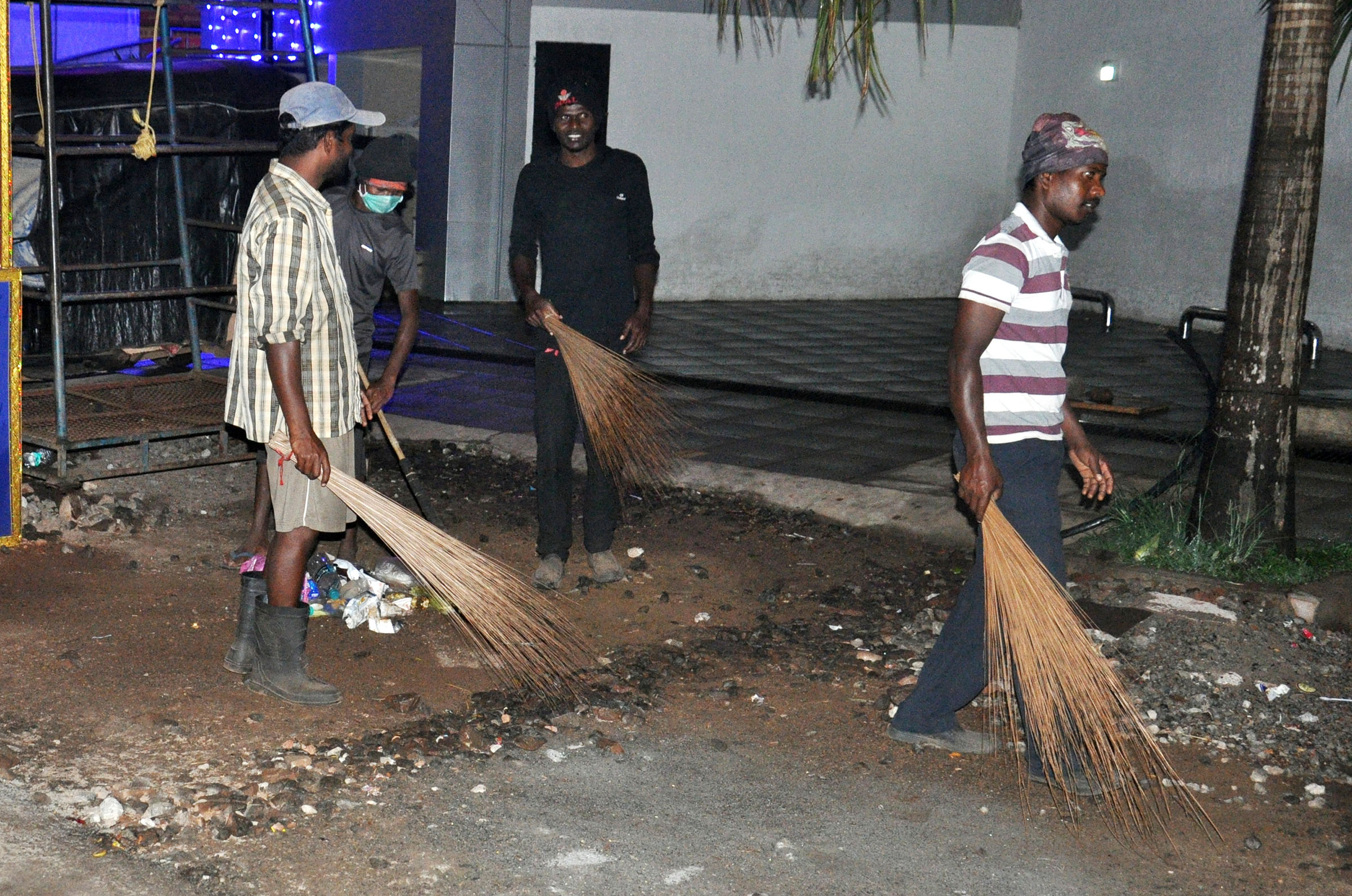 ಪೌರ ಕಾರ್ಮಿಕರಿಂದ ಎರಡೇ ಗಂಟೆಯಲ್ಲಿ ಉಡುಪಿ ನಗರ ಸ್ವಚ್ಛ !